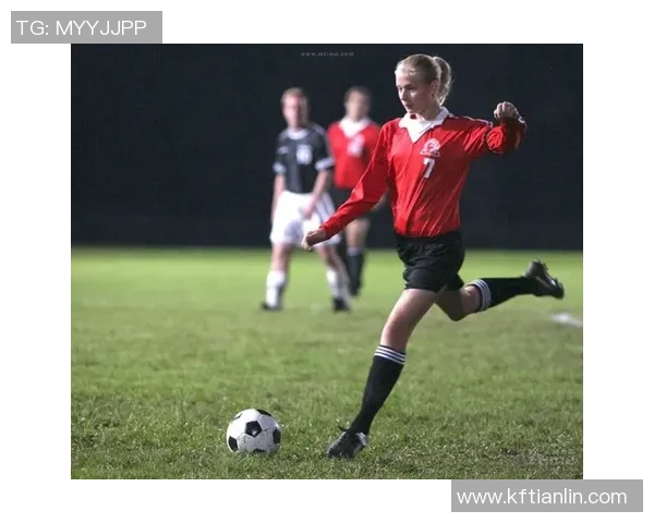 足球明星与小球迷的温暖互动传递梦想与激情的故事